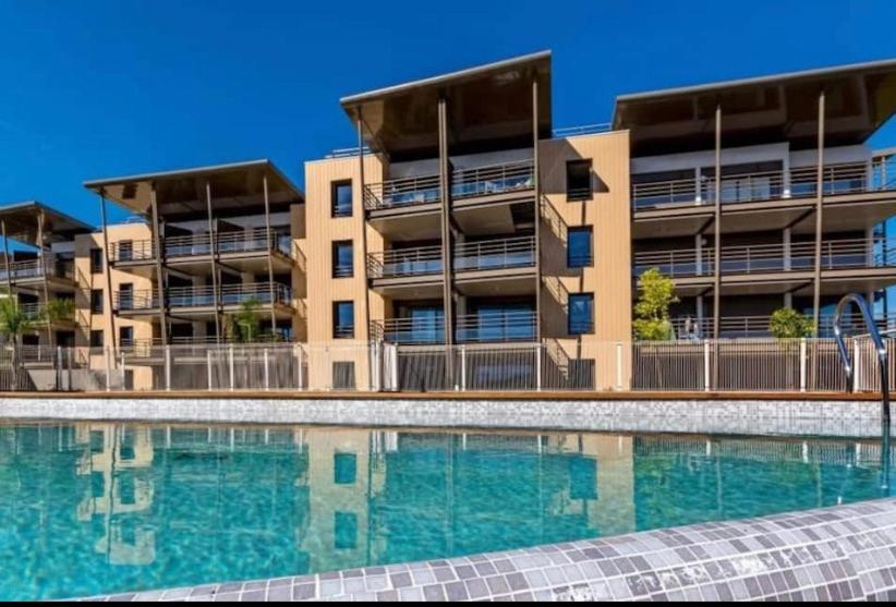 Superbe Appartement, Piscine, Vue Mer Et Montagnes Antibes Eksteriør bilde